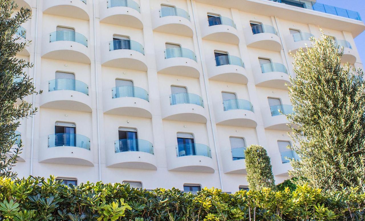 Ghibli Hotel Civitanova Marche Bagian luar foto