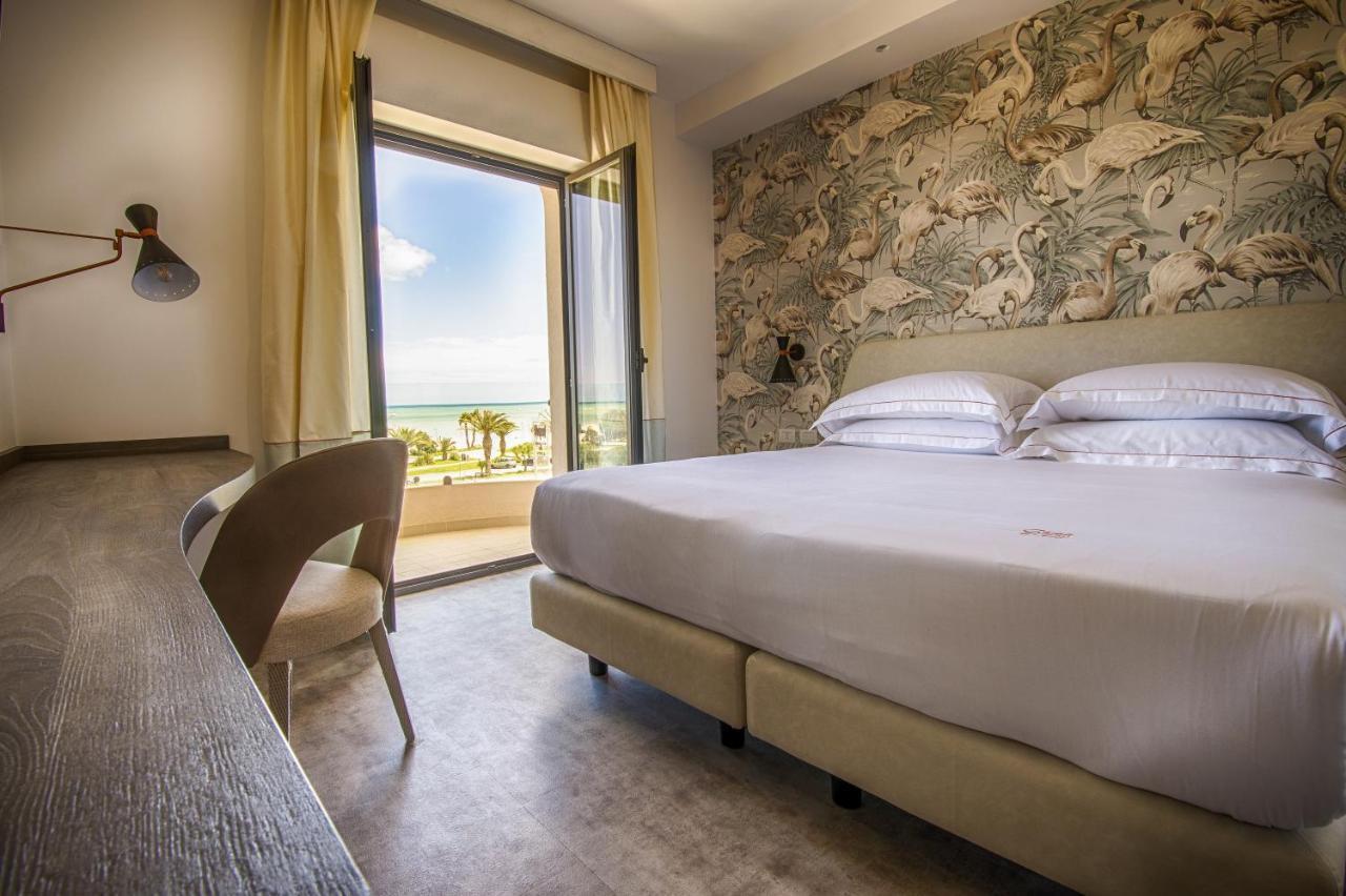 Ghibli Hotel Civitanova Marche Bagian luar foto