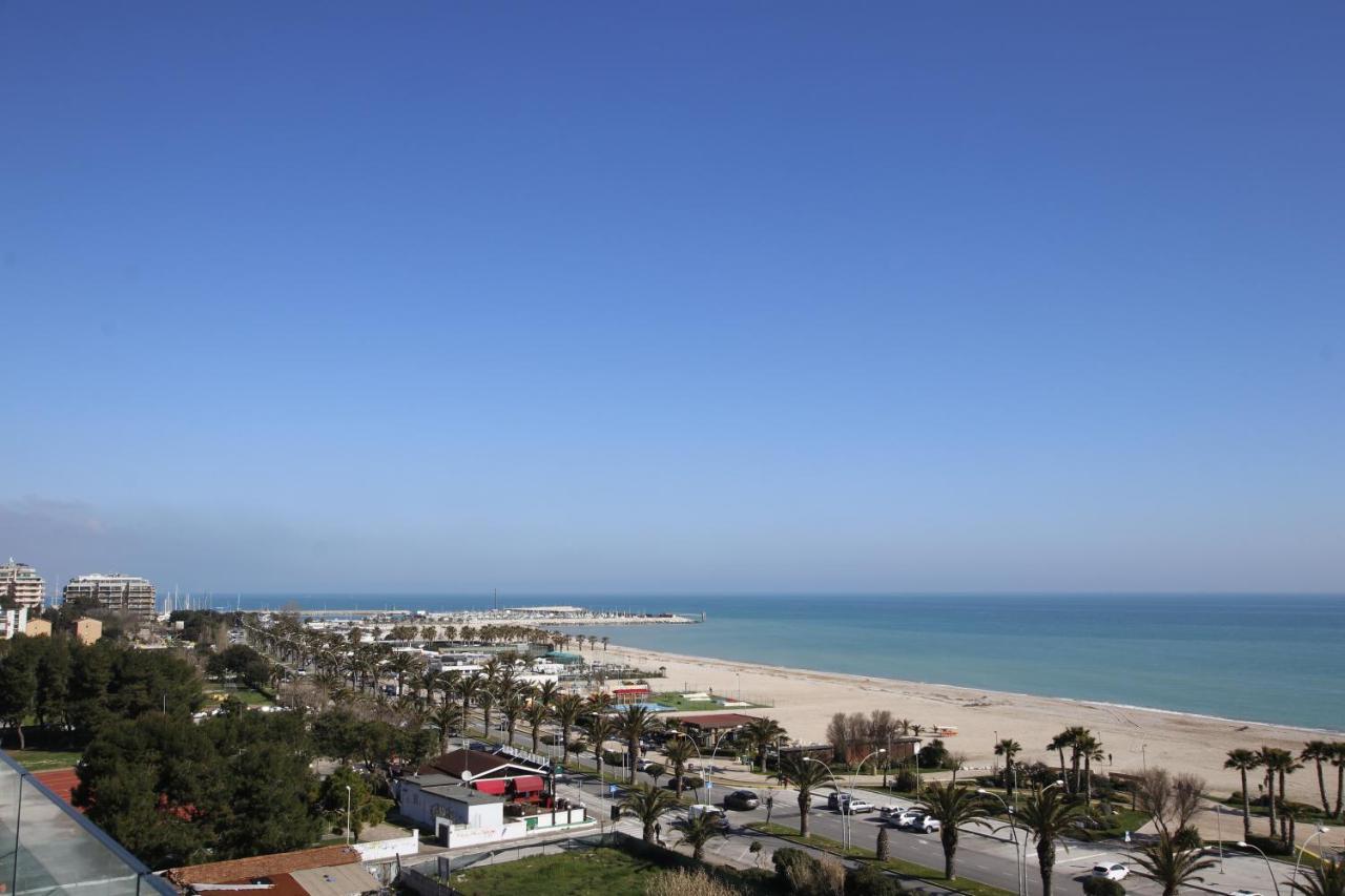 Ghibli Hotel Civitanova Marche Bagian luar foto